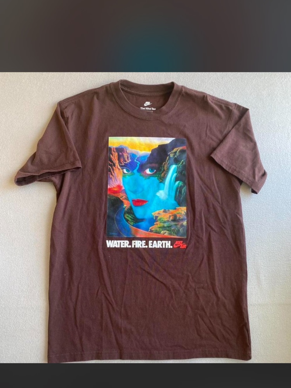 Nike Tee with 'Water. Fire. Earth.' Graphic - Brown size small